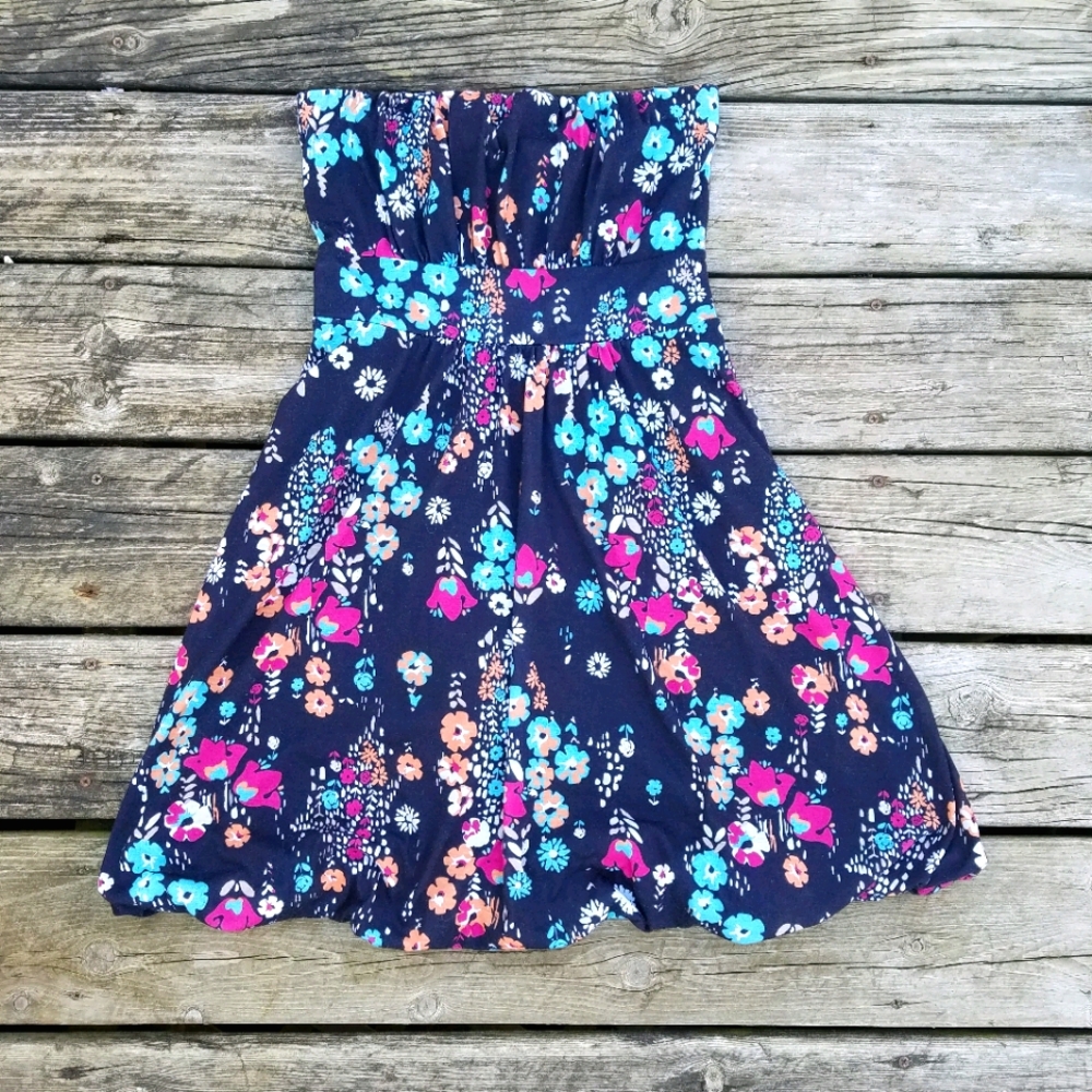 Beautiful women's floral dress size small
